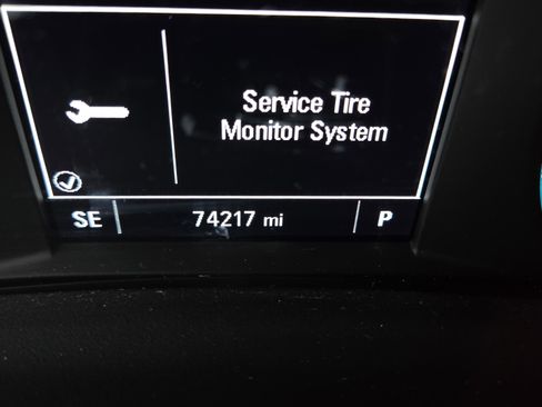 Used 2019 Chevrolet Equinox LS image 28