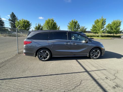 Used 2023 Honda Odyssey Elite image 4