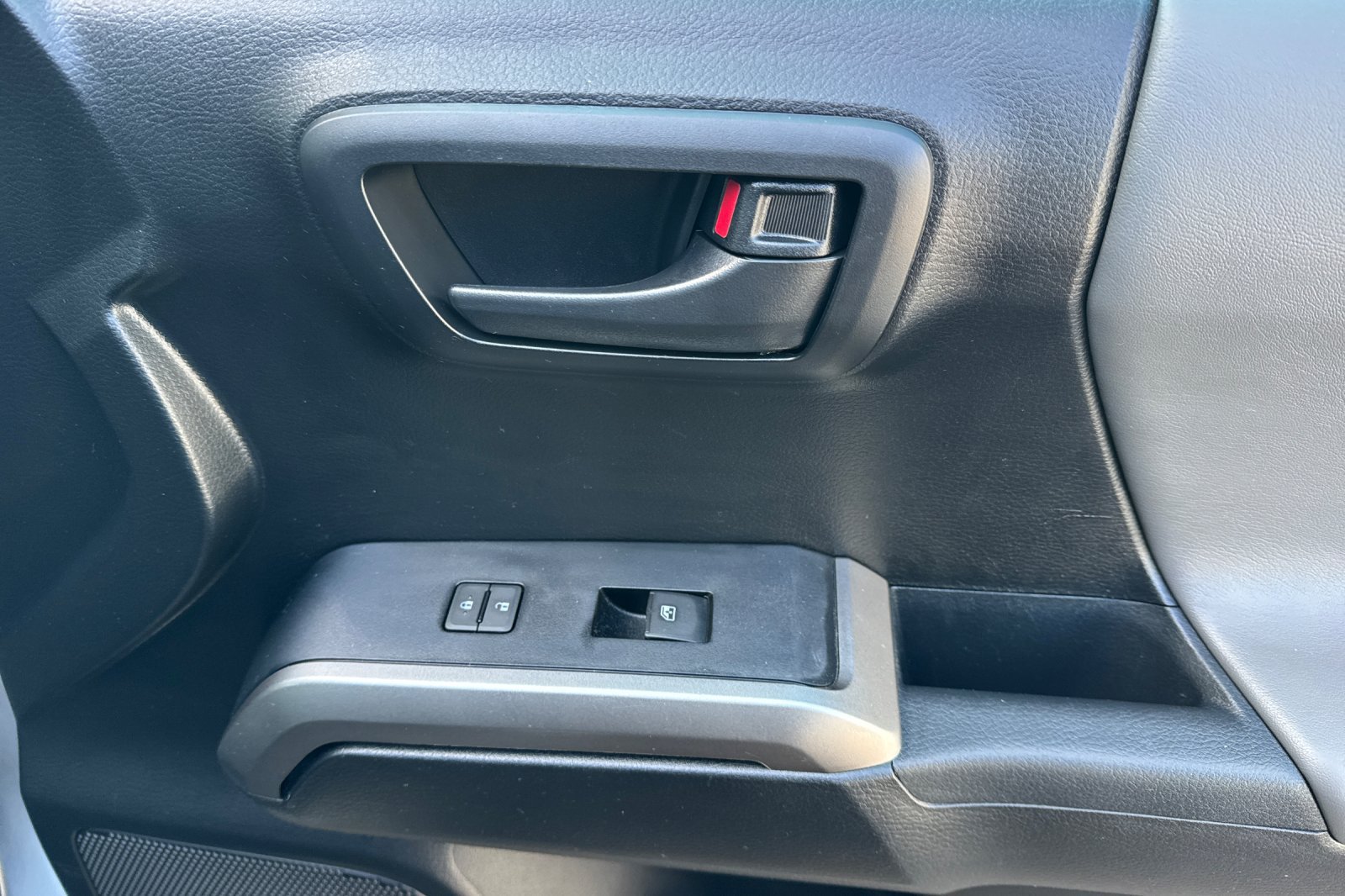 Certified 2022 Toyota Tacoma SR5 RWD image 22