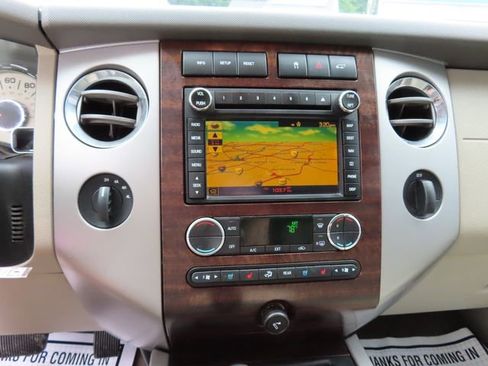 Used 2010 Ford Expedition Limited AWD/4WD image 24