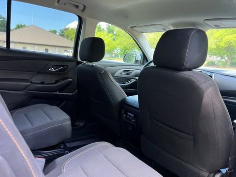 Used 2018 Chevrolet Traverse LT FWD image 18