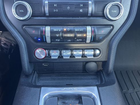 Used 2020 Ford Mustang Premium image 9