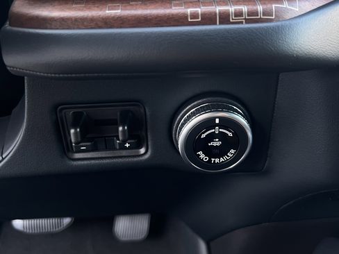 Certified 2025 Lincoln Navigator L Black Label image 24