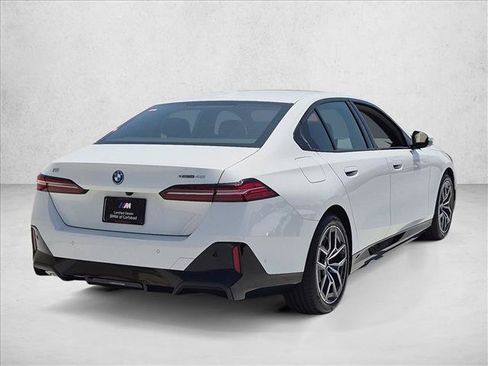 New 2027 BMW i5 eDrive40 w/ M Sport Package RWD image 2