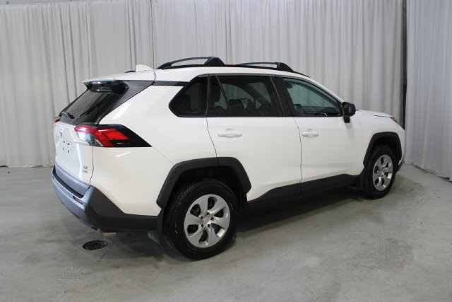 Used 2019 Toyota RAV4 LE w/ Carpet Mat Package AWD/4WD image 29