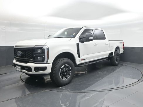 Certified 2024 Ford F250 Lariat w/ Tremor Off-Road Package AWD/4WD image 32