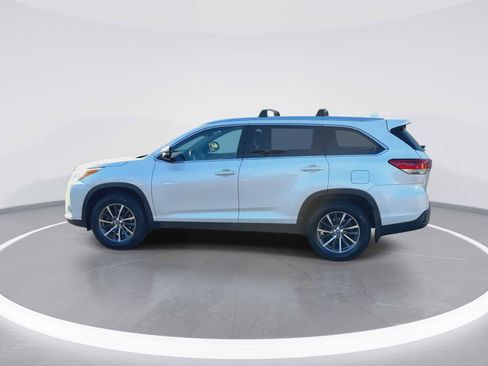 Certified 2019 Toyota Highlander XLE image 5