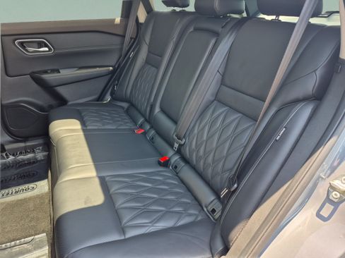 Certified 2021 Nissan Rogue Platinum FWD image 19