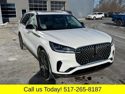 Used 2025 Lincoln Aviator Reserve w/ Equipment Group 201A AWD/4WD image 2