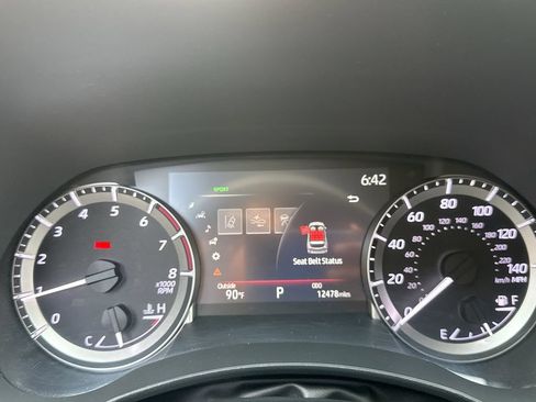 Used 2023 Toyota Highlander LE FWD image 10