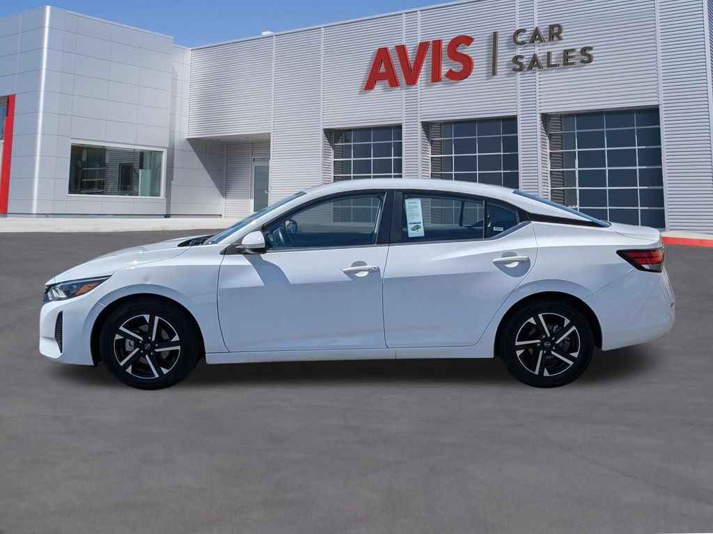 Used 2025 Nissan Sentra SV FWD image 10