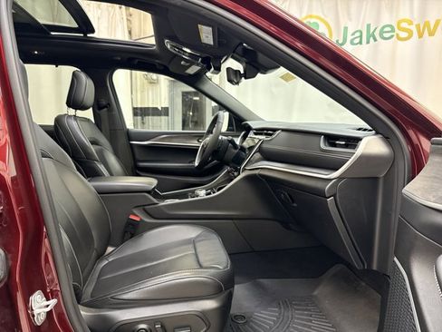 Used 2024 Jeep Grand Cherokee Limited 4xe image 32