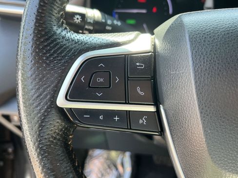 Used 2023 Toyota Sienna XLE Woodland Edition AWD/4WD image 33