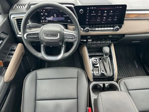 Used 2025 GMC Canyon Denali image 23