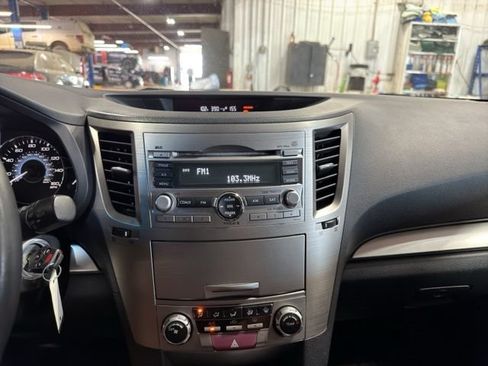Used 2010 Subaru Outback 3.6R Premium AWD/4WD image 3