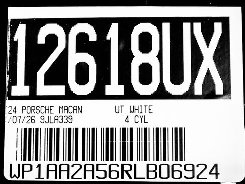 Certified 2024 Porsche Macan image 31