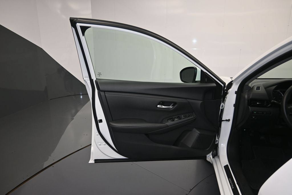 Certified 2024 Nissan Sentra SV FWD image 10