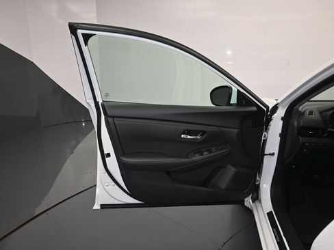 Certified 2024 Nissan Sentra SV FWD image 10