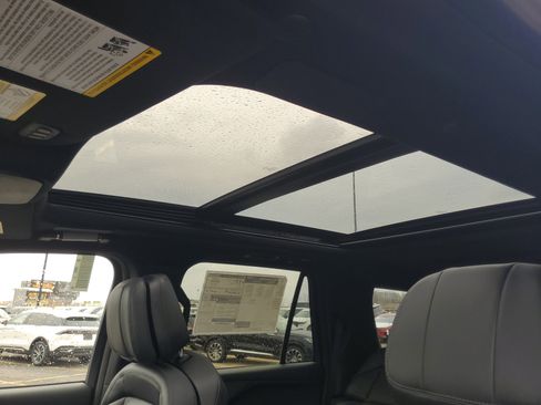 New 2026 Lincoln Navigator Reserve image 11