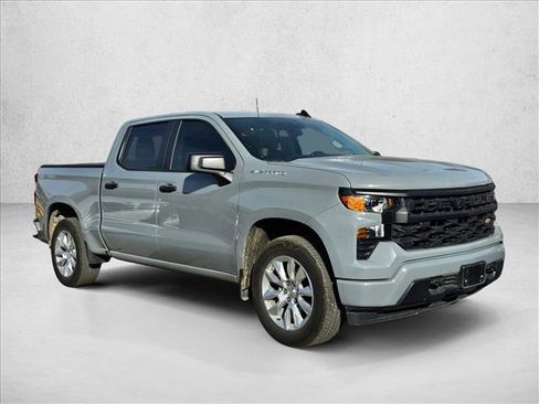 Used 2024 Chevrolet Silverado 1500 Custom image 3