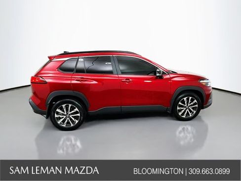 Used 2025 Toyota Corolla Cross XLE w/ Convenience Package FWD image 14