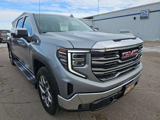Used 2023 GMC Sierra 1500 SLT w/ SLT Premium Package AWD/4WD image 7