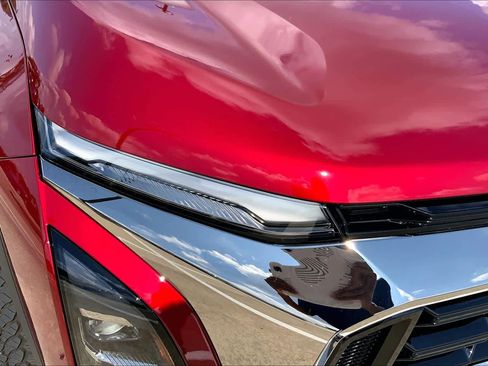 Used 2025 Chevrolet Equinox ACTIV w/ Safety and Technology Package FWD image 27