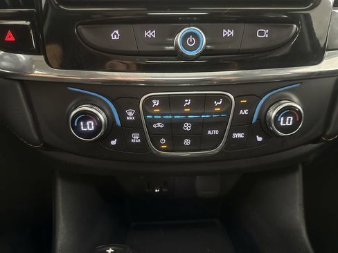 Used 2018 Chevrolet Traverse LT AWD/4WD image 49