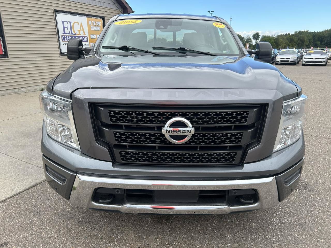 Used 2022 Nissan Titan SV w/ SV Convenience Package AWD/4WD image 2