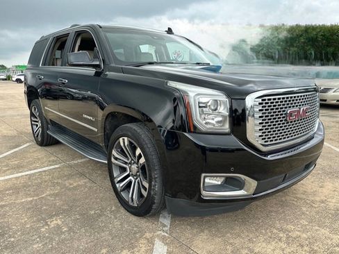 Used 2017 GMC Yukon Denali w/ Open Road Package AWD/4WD image 6