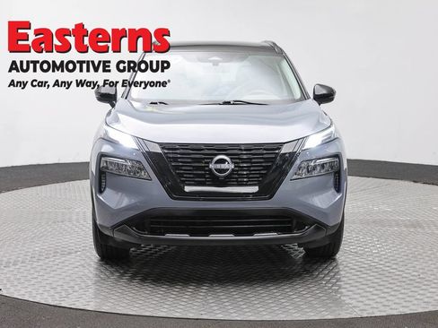 Used 2023 Nissan Rogue SV w/ SV Premium Package AWD/4WD image 2