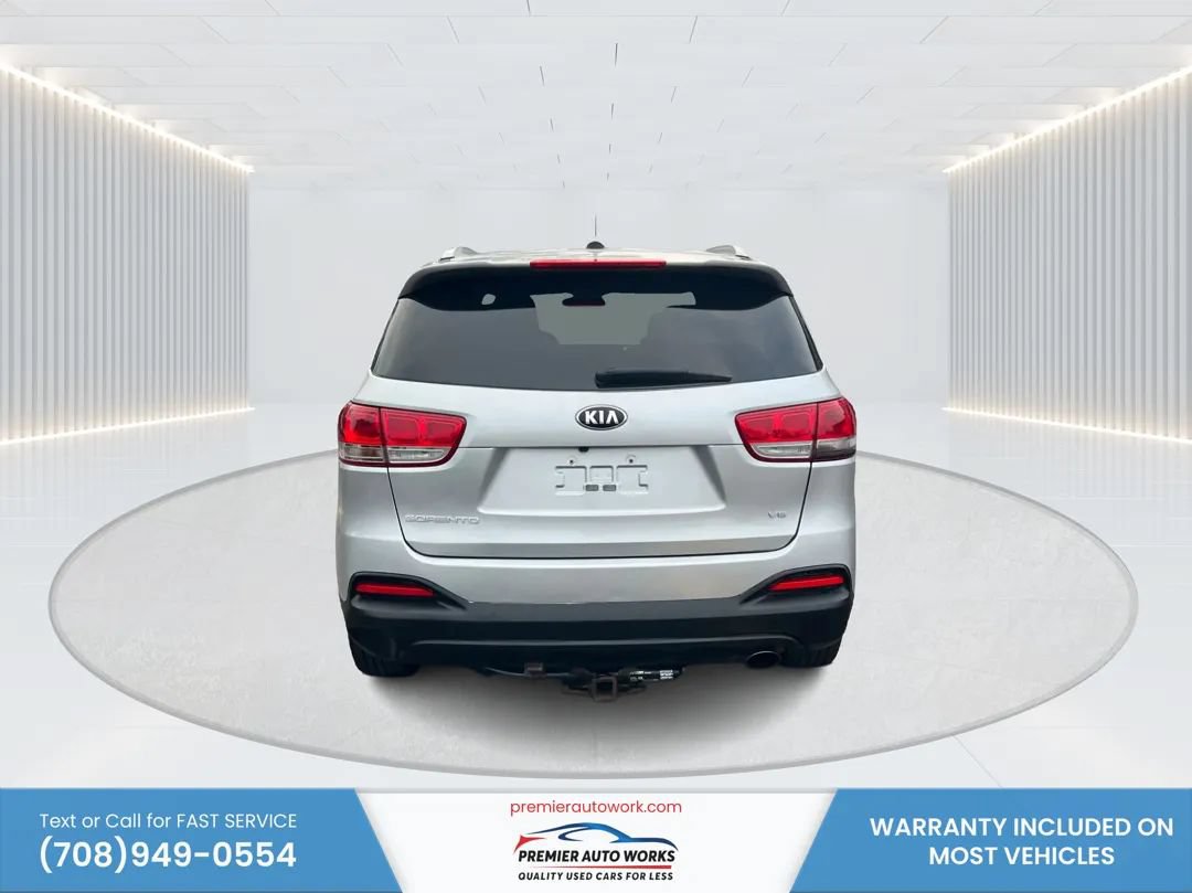 Used 2017 Kia Sorento AWD image 5