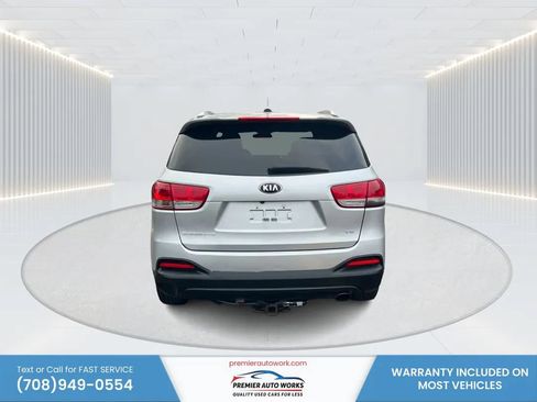 Used 2017 Kia Sorento AWD image 5