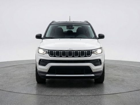 Used 2025 Jeep Compass Limited image 2