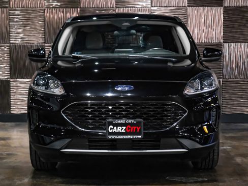 Used 2020 Ford Escape SE image 5
