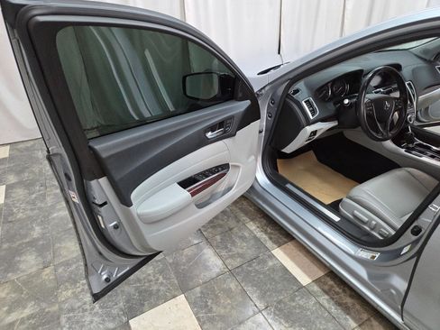 Used 2017 Acura TLX w/ Technology Package image 6