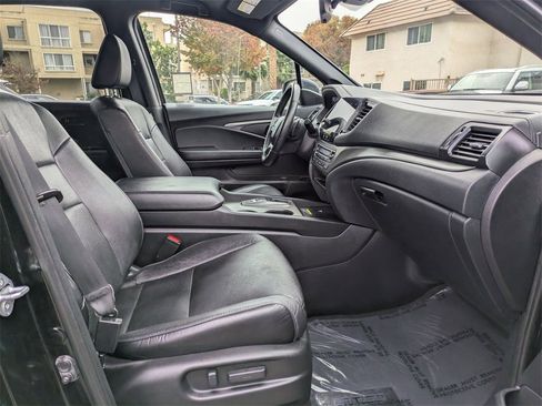 Used 2024 Honda Passport EX-L image 32