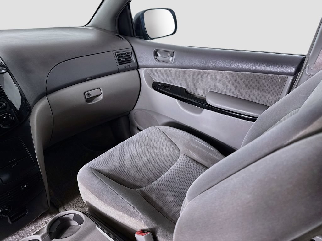 Used 2005 Toyota Sienna LE w/ LE Pkg 6 FWD image 20
