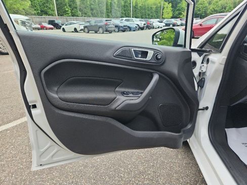 Used 2016 Ford Fiesta SE w/ Equipment Group 201A FWD image 17