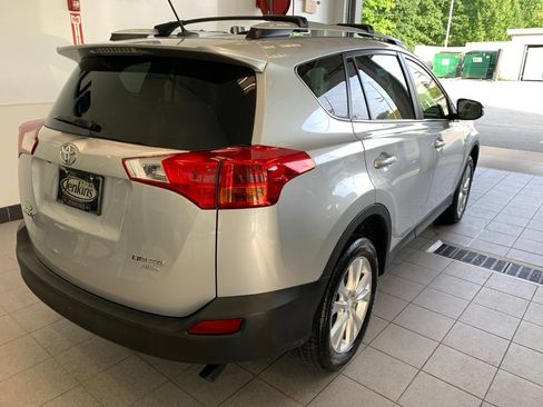Used 2015 Toyota RAV4 Limited w/ Four Season Floor Mat Package AWD/4WD image 17