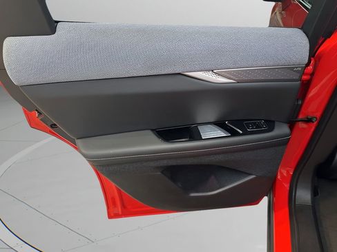 Certified 2025 Cadillac Optiq Sport 2 image 17