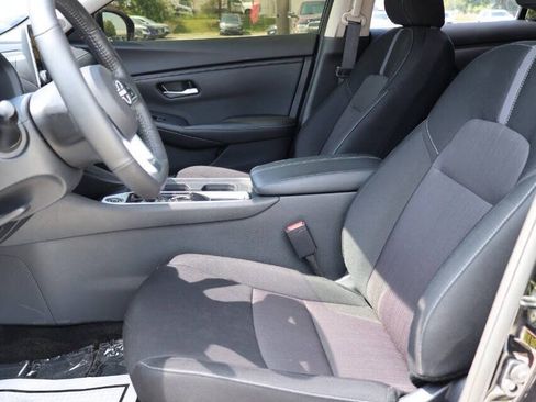 Used 2025 Nissan Sentra SV w/ All-Weather Package FWD image 13