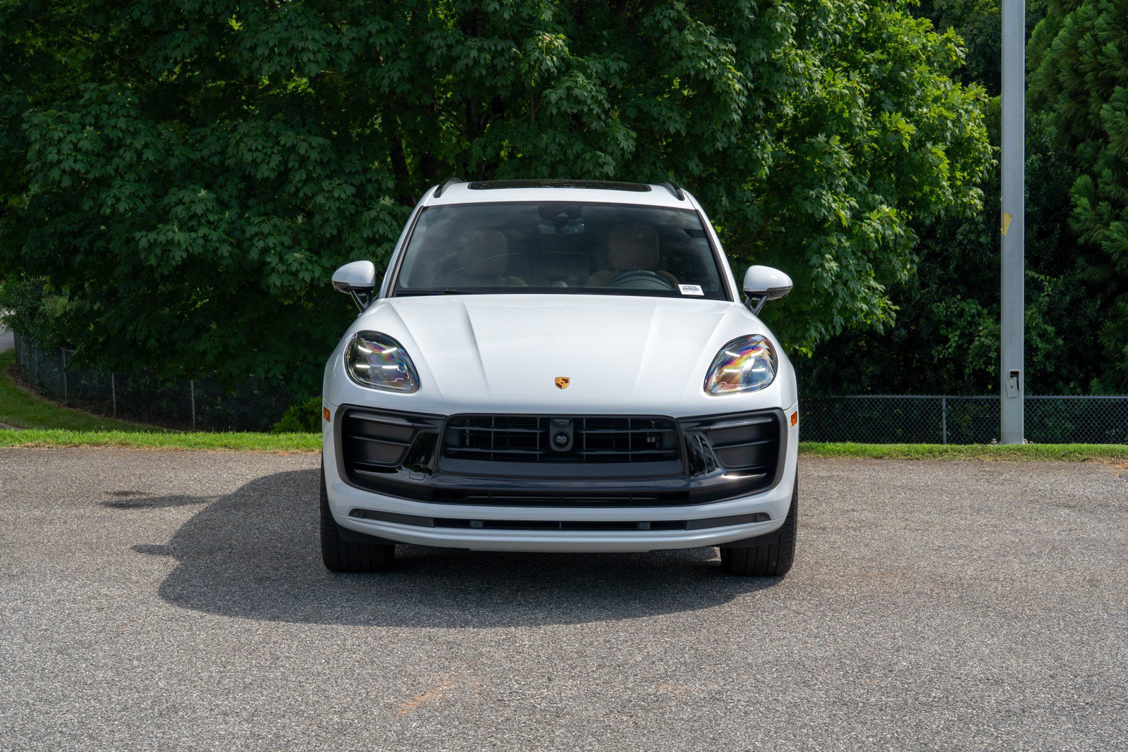 Certified 2024 Porsche Macan AWD/4WD image 10
