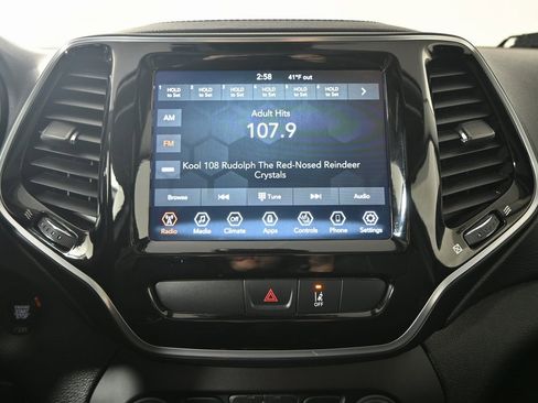 Used 2022 Jeep Cherokee Limited image 27