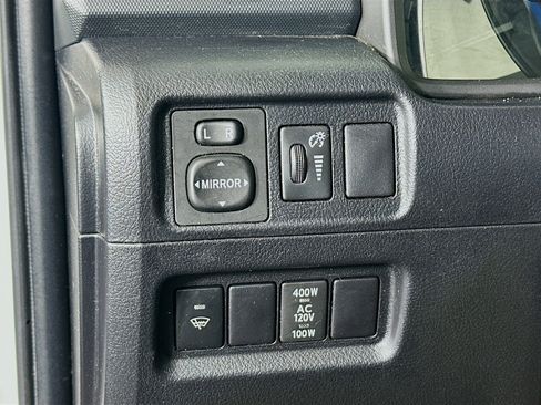 Used 2019 Toyota 4Runner SR5 AWD/4WD image 16