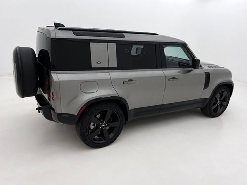 Used 2024 Land Rover Defender 110 X-Dynamic SE image 7