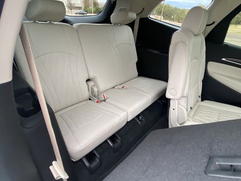 Used 2022 Buick Enclave Avenir w/ Avenir Technology Package image 22