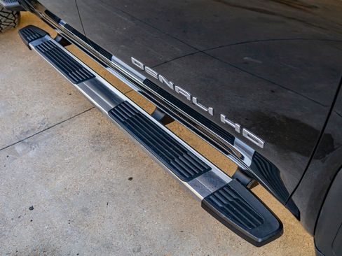 Used 2023 GMC Sierra 3500 Denali image 13