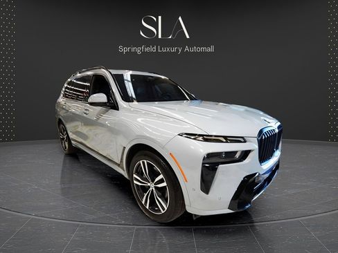 Used 2024 BMW X7 xDrive40i image 3