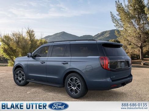 New 2026 Ford Expedition Active image 4